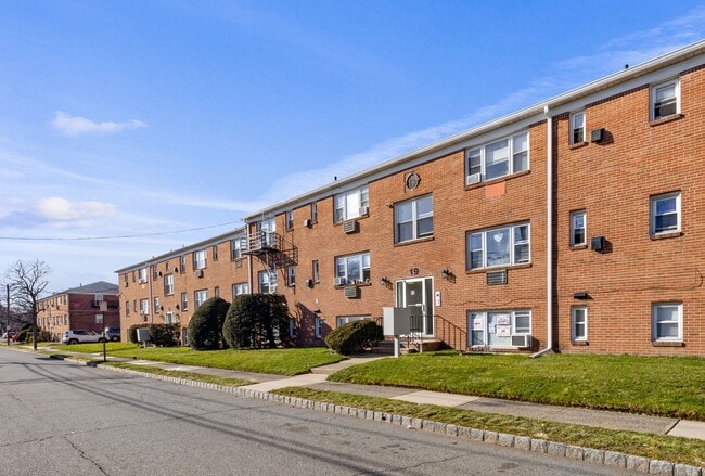 Brighton Estates in Belleville, NJ - Building Photo - Building Photo