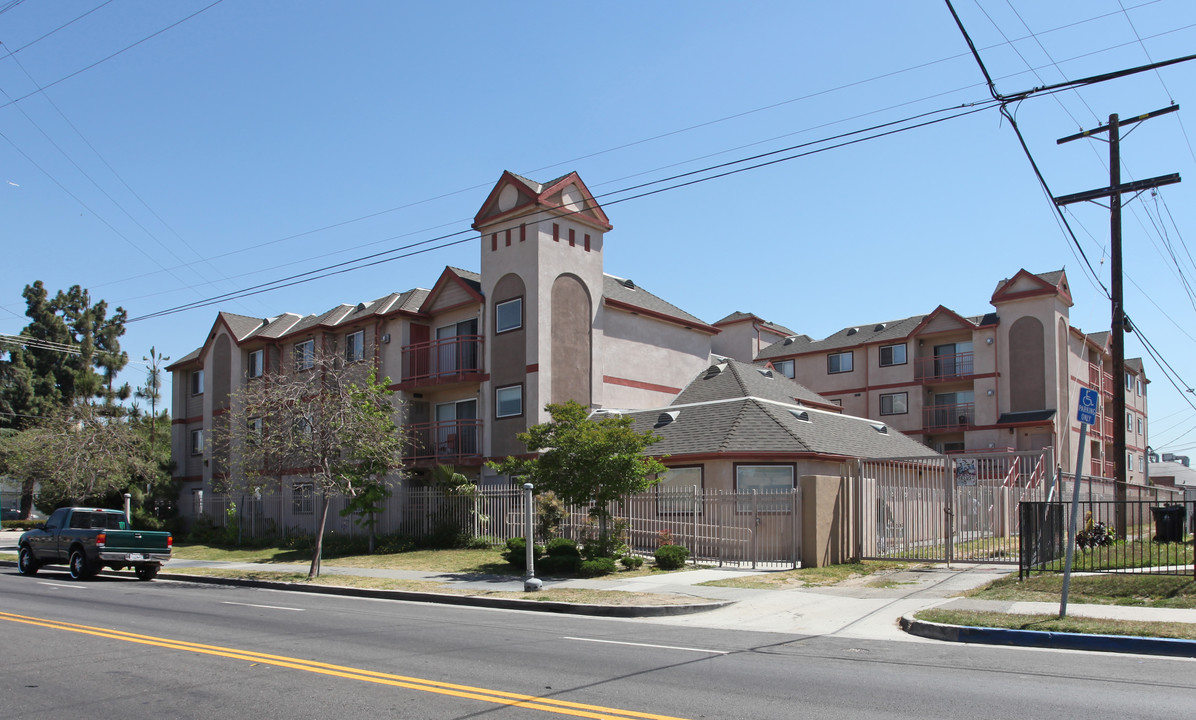 Gwen Bolden Manor in Los Angeles, CA - Building Photo