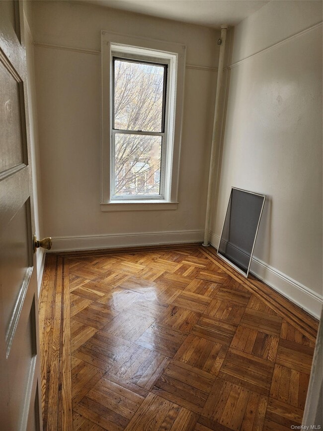 47-12 39th Pl in Queens, NY - Building Photo - Building Photo