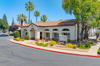 Westwood Village in Antelope, CA - Foto de edificio - Building Photo