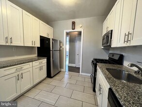 2031 Locust St in Philadelphia, PA - Foto de edificio - Building Photo