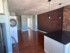 349 Sumner St, Unit 3 in Boston, MA - Building Photo - Building Photo