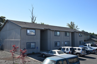 Riverview in Harrisburg, OR - Building Photo - Building Photo