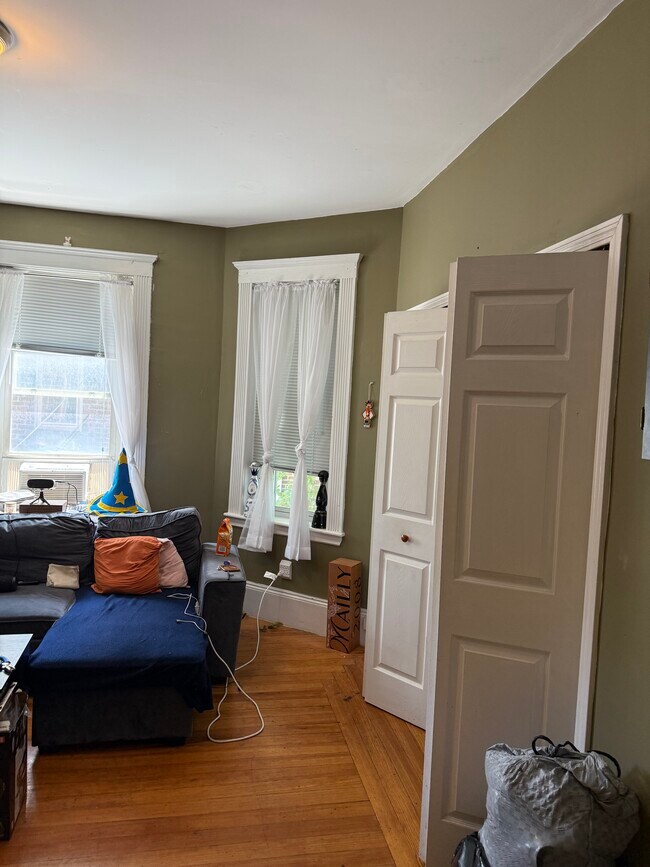 4 Litchfield St, Unit 2 in Boston, MA - Building Photo - Building Photo