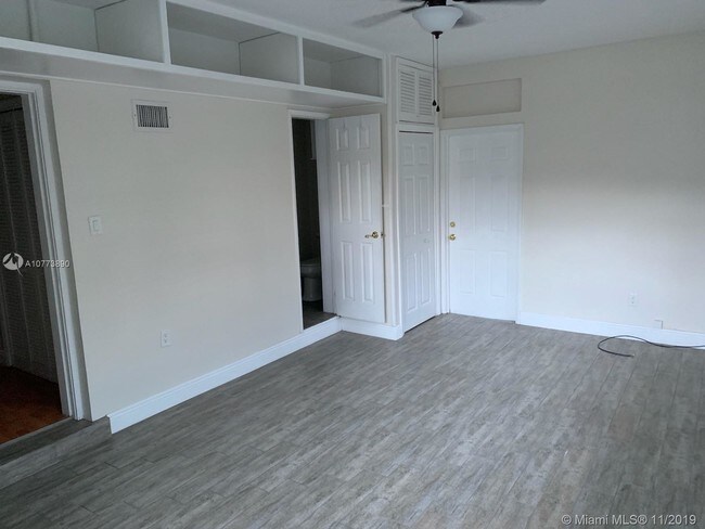 491 SE 23rd Ave-Unit -R in Pompano Beach, FL - Building Photo - Building Photo