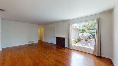 2073 Trinity St in San Mateo, CA - Building Photo - Building Photo
