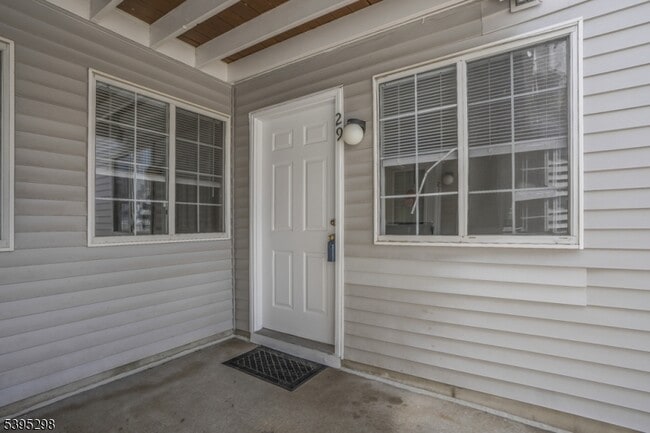 29 Cheswich Ct in Bedminster, NJ - Building Photo - Building Photo