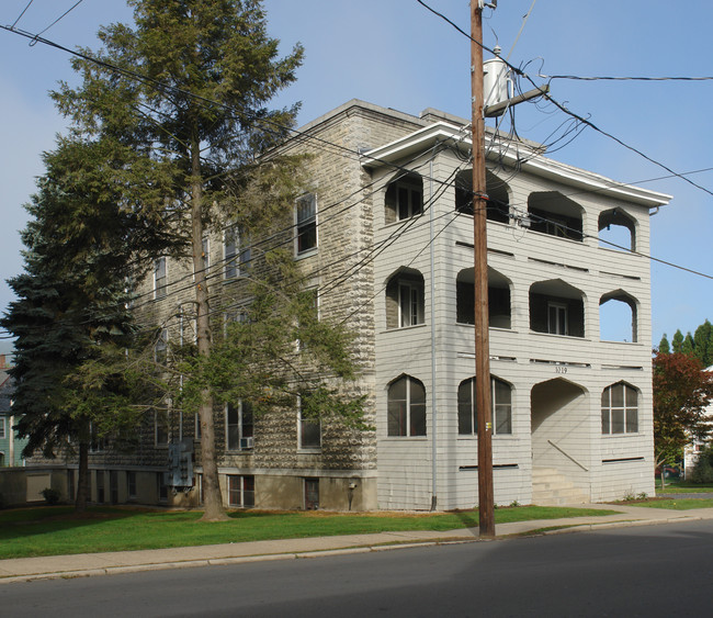 1019 Market St in Williamsport, PA - Foto de edificio - Building Photo