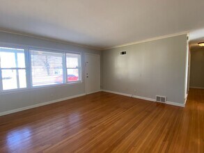 1504 E 52nd St in Tulsa, OK - Foto de edificio - Building Photo