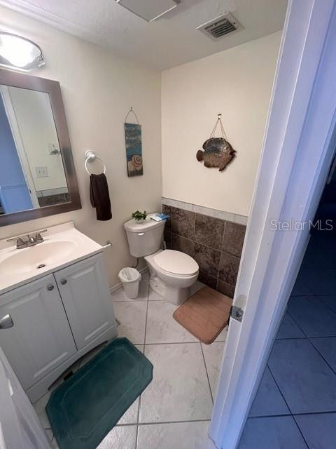 1614 Stickney Point Rd in Sarasota, FL - Building Photo - Building Photo