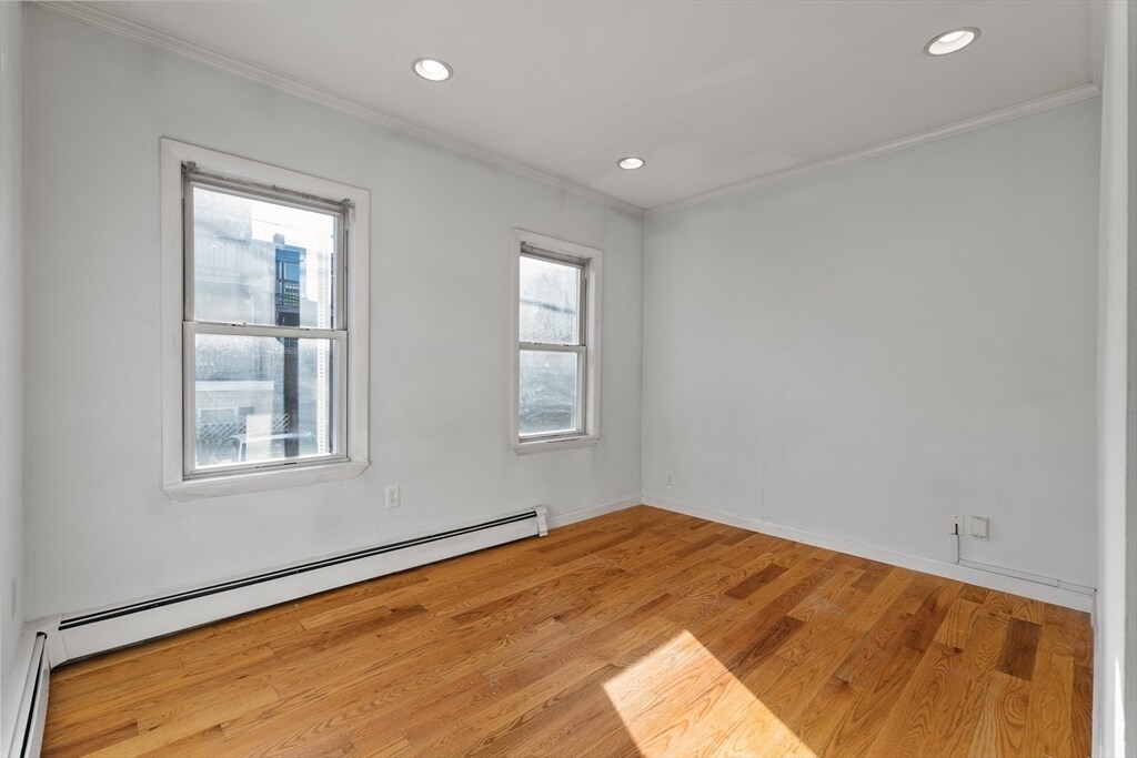 7 Burrill Pl in Boston, MA - Building Photo