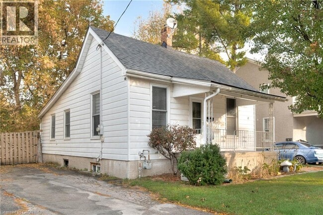 4 Francis St in Cambridge, ON - Building Photo - Building Photo