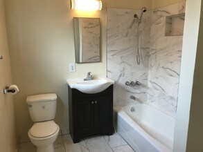 717 E Santa Fe Ave, Unit #6 in Fullerton, CA - Building Photo - Building Photo