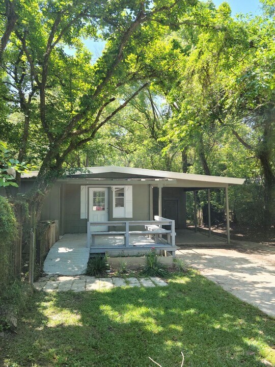 1607 Sharkey St in Tallahassee, FL - Building Photo