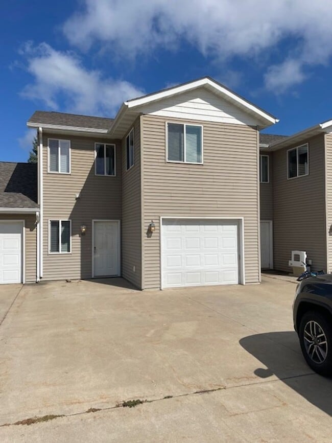 property at 2418-2418 Hillcrest Dr