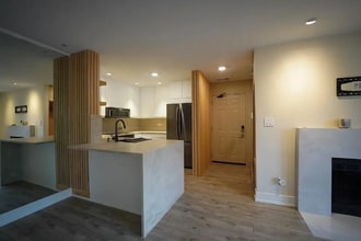 2060 N Rand Rd in Palatine, IL - Building Photo - Building Photo
