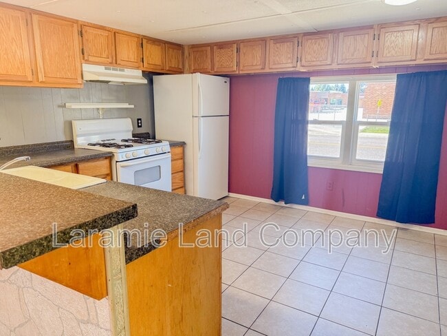 2166 W Wyoming Ave in Laramie, WY - Building Photo - Building Photo