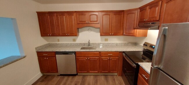 8620 N Port Washington Rd in Fox Point, WI - Building Photo - Building Photo