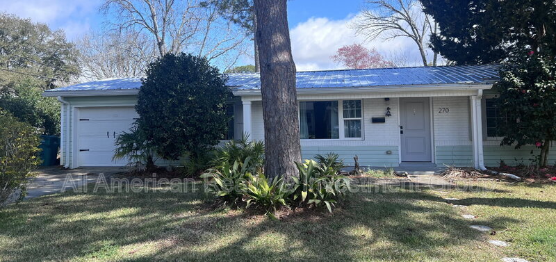 270 Gregory Dr in Mary Esther, FL - Building Photo