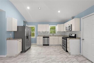 2931 Diana Dr SW in Atlanta, GA - Building Photo - Building Photo