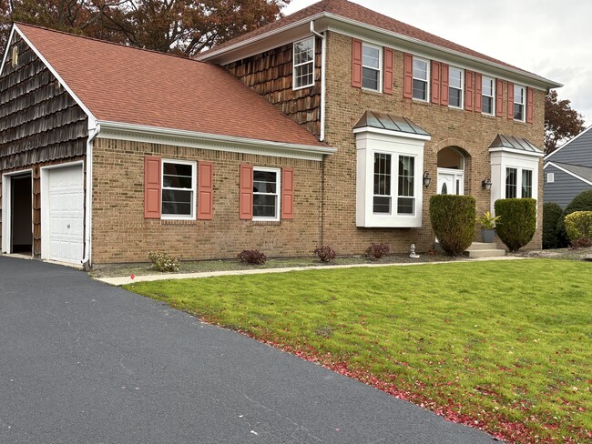 property at 7 Timber Ridge Dr