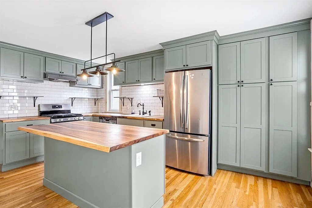 14 Horace St in Boston, MA - Building Photo