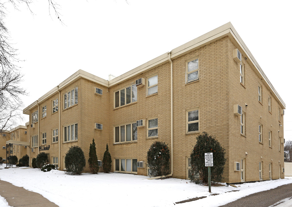 L & O Apartments in St. Paul, MN - Foto de edificio