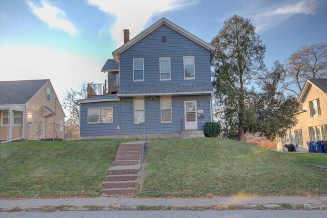 property at 1806 Grand Ave