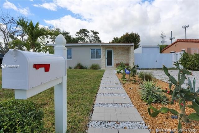 550 SW 69th Ave-Unit -0 in Miami, FL - Building Photo
