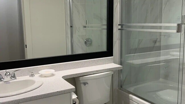 1306 Sixth Av in New Westminster, BC - Building Photo - Building Photo