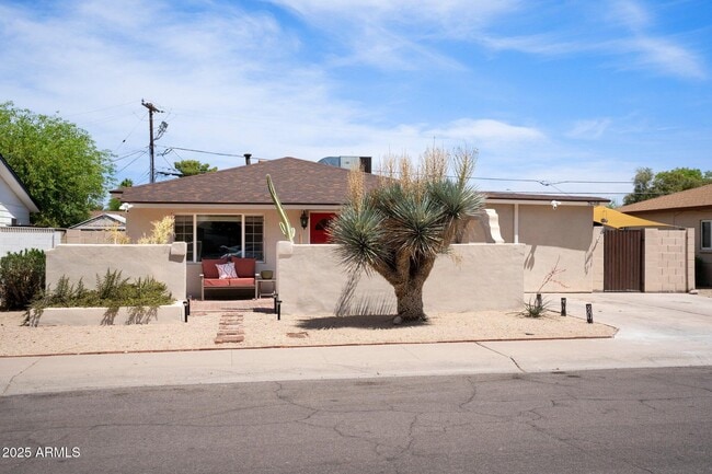 property at 7608 E Catalina Dr