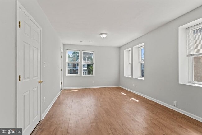 1018 S 52nd St in Philadelphia, PA - Building Photo - Building Photo