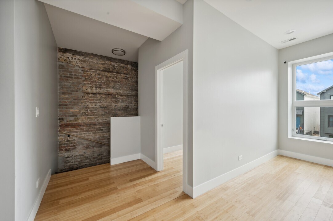 2526 W Lexington St in Chicago, IL - Building Photo