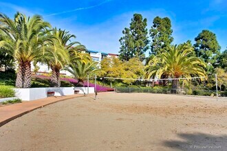 3050 Rue Dorleans, Unit Rue D'O condo in San Diego, CA - Building Photo - Building Photo