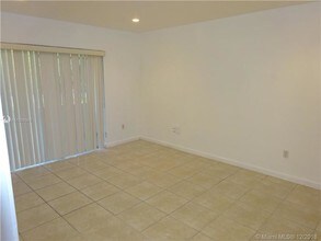 7473 SW 82nd St-Unit -a115 in Miami, FL - Building Photo - Building Photo