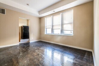 109 N Laramie Ave in Chicago, IL - Foto de edificio - Building Photo