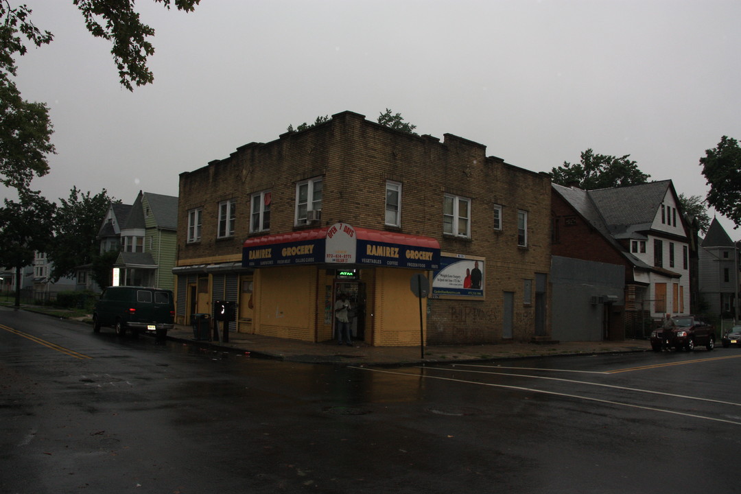 24-28 William St in East Orange, NJ - Building Photo