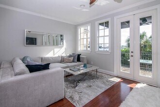 1426 Harbour Walk Rd in Tampa, FL - Building Photo - Building Photo