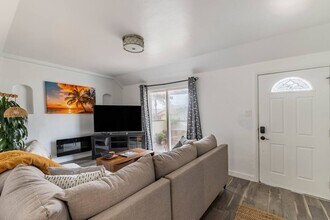 3523 Crowell St in San Diego, CA - Building Photo - Building Photo