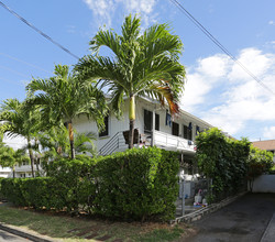 2815 Varsity Cir in Honolulu, HI - Building Photo - Building Photo