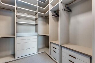 1747 Leonard St in Dallas, TX - Building Photo - Building Photo