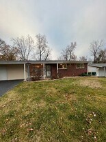 10322 Monarch Dr in St. Louis, MO - Building Photo