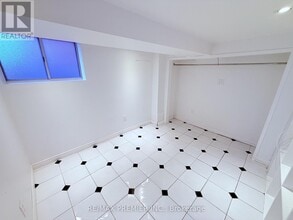 35 Florence Crescent in Toronto, ON - Building Photo - Building Photo