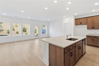 187 Redbud Rd in Canton, GA - Foto de edificio - Building Photo