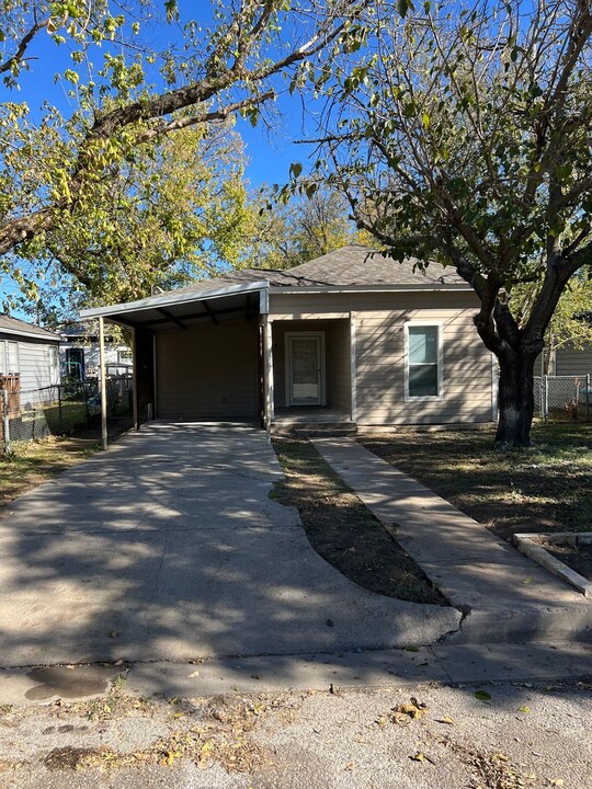 814 Hanover in Weatherford, TX - Building Photo