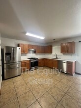 4225 S Cindy Ct in Visalia, CA - Building Photo - Building Photo