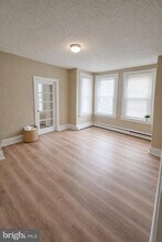 317 E Broad St in Palmyra, NJ - Foto de edificio - Building Photo