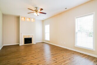 844 Stackhurst Way in Wake Forest, NC - Building Photo - Building Photo