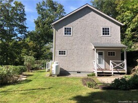 322 Portland Ave in Ridgefield, CT - Building Photo