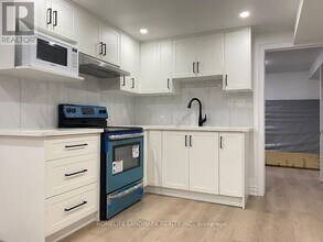 14 Lady Churchill Ct in Toronto, ON - Building Photo - Building Photo